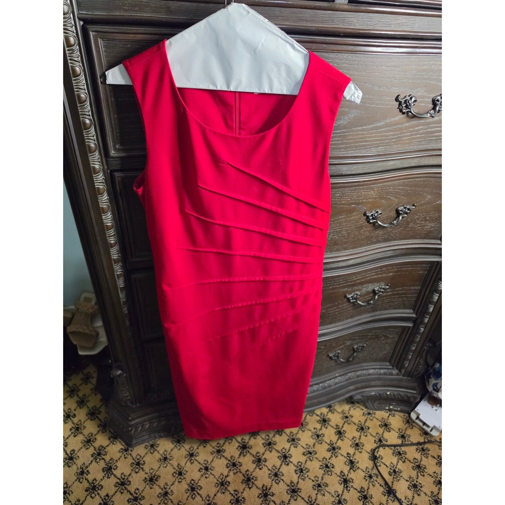 Calvin Klein Red Sleeveless Pleated Tiered Sheath Dress Size 6 Round Neck Formal